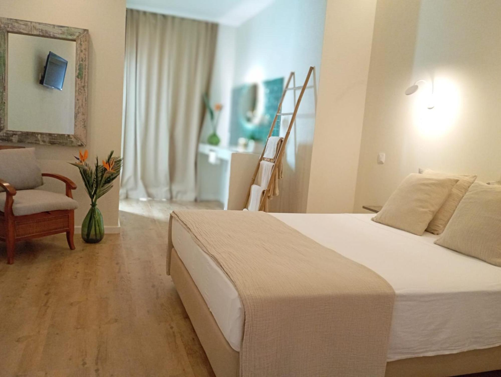 Santa Cruz - B&B Lagos Eksteriør billede